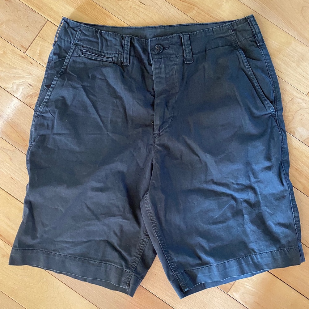 AMERICAN EAGLE - CARGO SHORTS MENS -WAIST SIZE 30